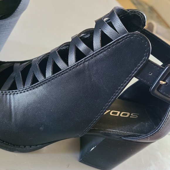 Black SODA Peep-Toe- Chunky Heel Shoes Size 9 - Picture 3 of 6